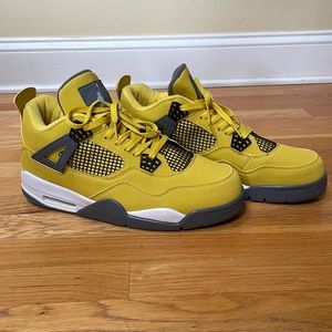 NOT AUTHENTIC Yellow Jordans 4s, size 12 USA mens, fits more like a 13